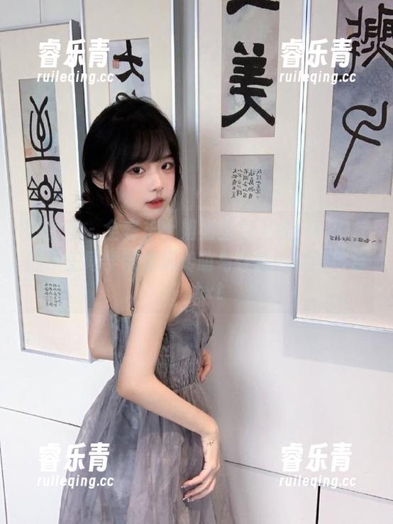 微密圈 - 全套护士姐姐图包上线，120斤的小王同学带你玩转萌与性感的完美结合！.txt