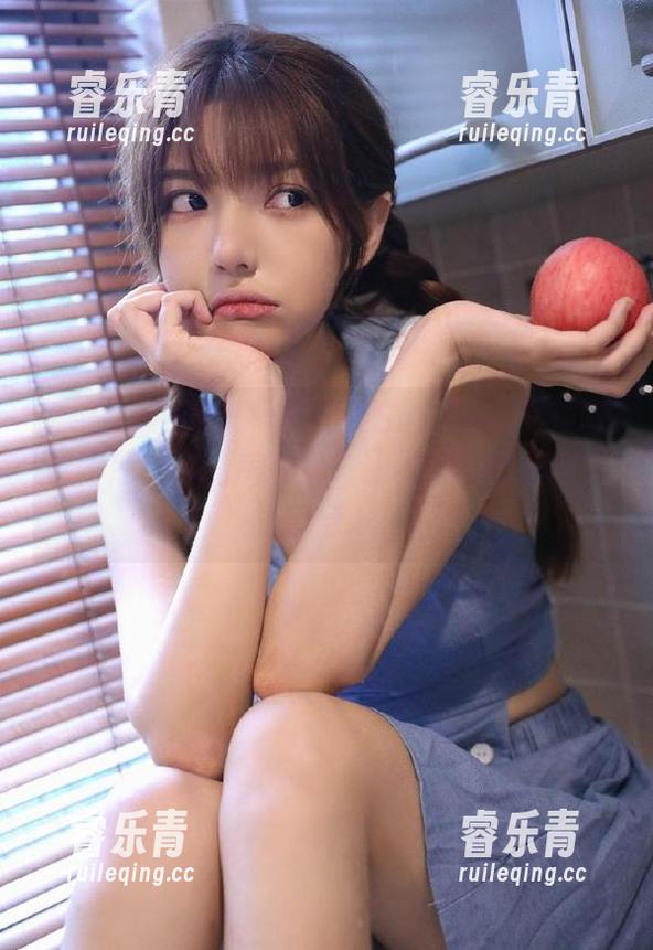 Feilin嗲囡囡 - 夏笑笑Summer女孩写真图库：高品质下载，让你收藏每个动人的瞬息.txt