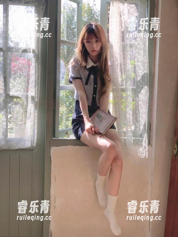 Feilin嗲囡囡-陈雅漫VICKY Feilin嗲囡囡 - 陈雅漫VICKY私房办公室原图,甜美气息与职场风范完美交融!.txt