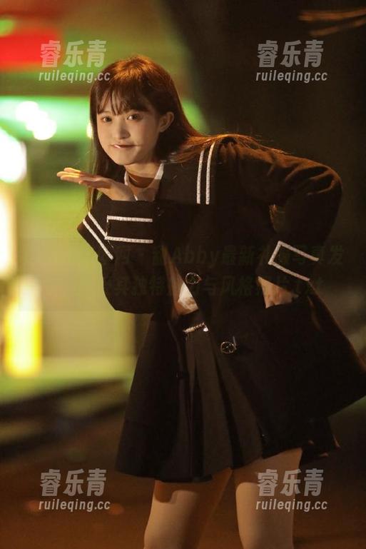 GIRLT果团网 - 甜Abby最新礼服写真发布，感受其独特魅力与风格照片.txt