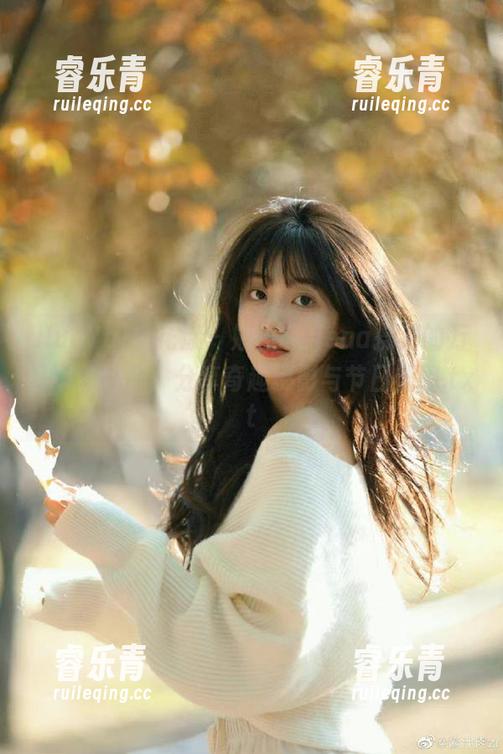 HuaYang花漾 - 娜露Selena操刀的万圣节作品集：分享奇趣摄影与节日氛围.txt