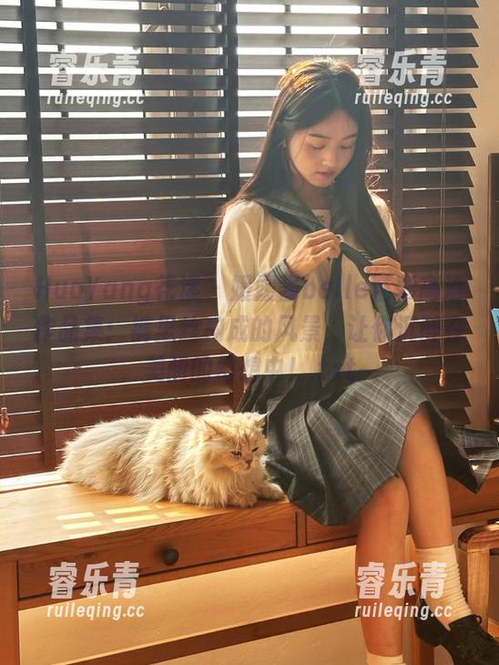 HuaYang花漾 - 媛媛酱belle精彩高清作品集：裤里丝构成的风景，让你沉醉在美丽的幻想中！.txt