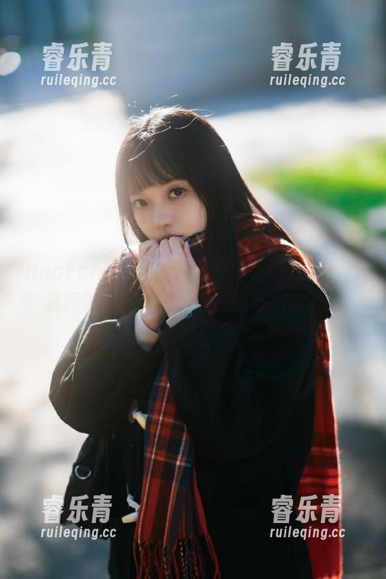 HuaYang花漾-小不点 HuaYang花漾 - 小不点的丝袜魅力:高清图册带你走进她的时尚与创意.txt