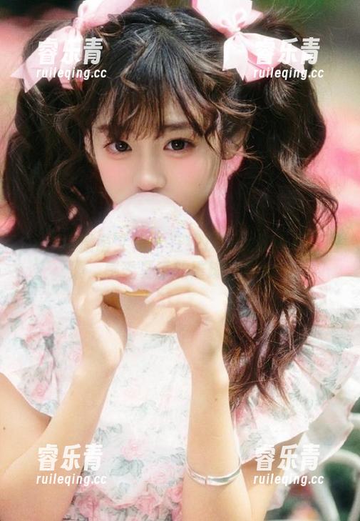 Kimoe激萌文化 - 在线探索沈欣雨夏天图集，感受夏季的璀璨光影.txt