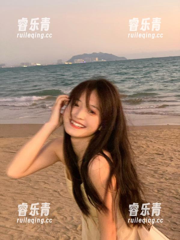 MFStar模范学院 - 宅兔兔校园写真全套图包，完美诠释青春与活力的碰撞！.txt