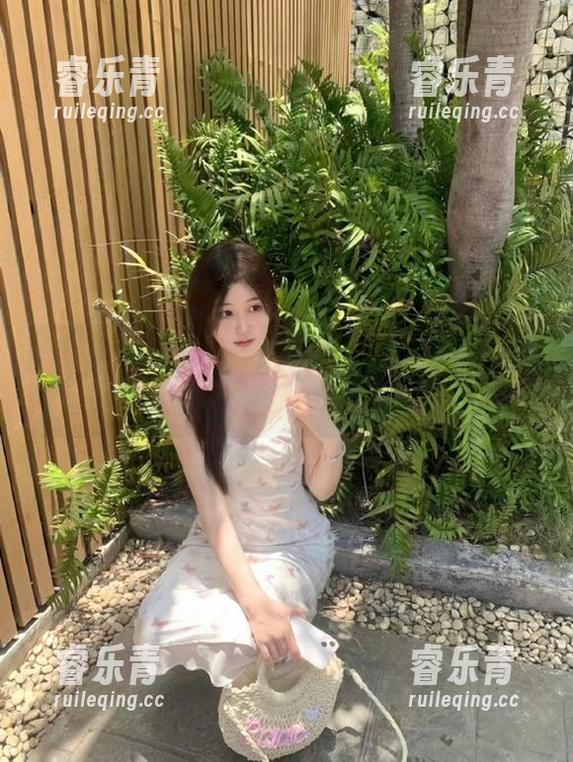 MTMeng模特联盟 - 李李七七喜喜短裤写真，定制时尚的典范，让你眼前一亮.txt