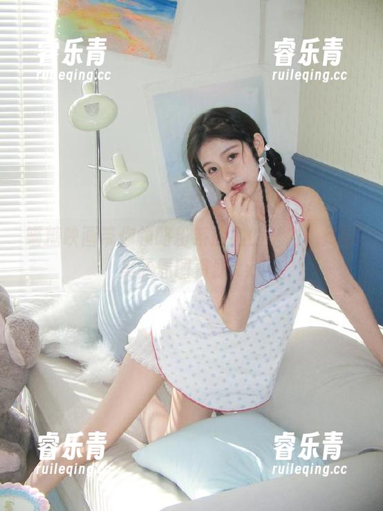 喵糖映画带你领略粉系旗袍的魅力，尽享美丽原图资源.txt