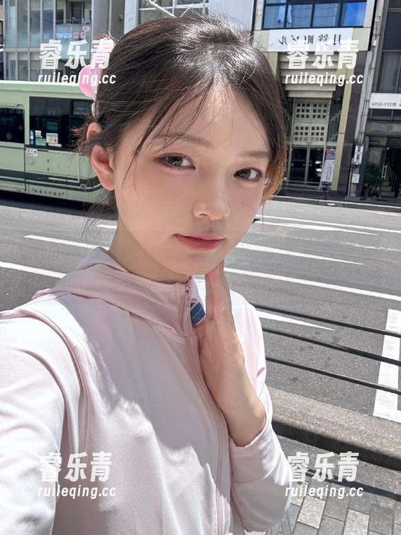 MiiTao蜜桃社 - 许思铭的双人梦境：唯美原图和图册带你走进艺术世界.txt