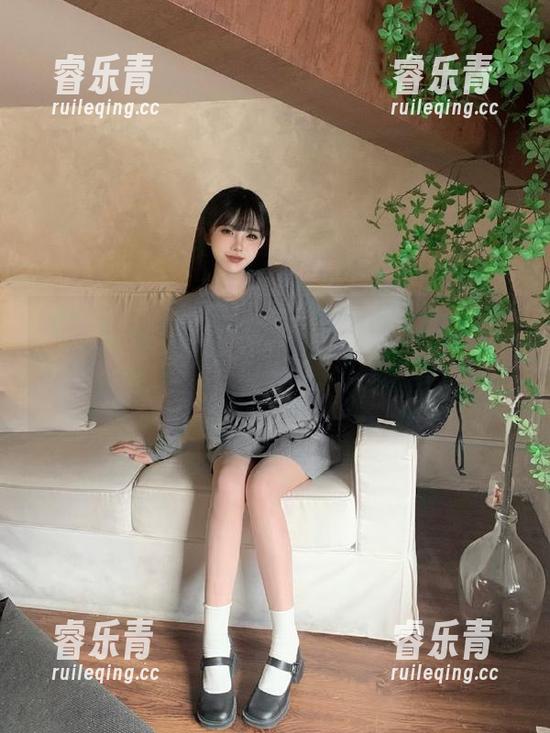 MiiTao蜜桃社 - 陌子Mandy的图库探索之旅：领略死库水写真艺术的多样魅力.txt