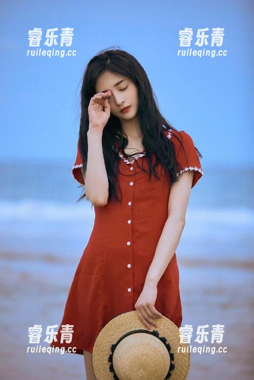 MissWarmJ 在夏日的阳光下,MissWarmJ的作品展现了自然与灵感:带你欣赏原图的每一细节.txt