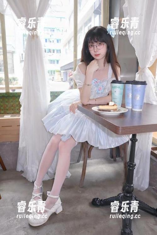 MyGirl美媛馆 - 美食与美人双重享受，Flower朱可儿的厨娘私拍图片，令人无法抗拒的诱惑！.txt