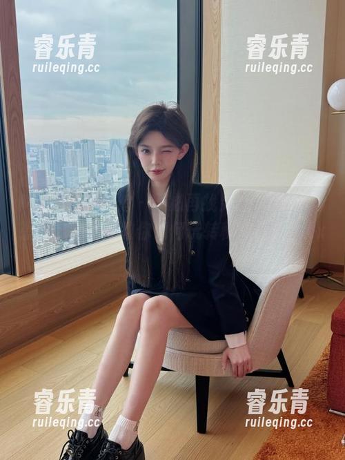MyGirl美媛馆-Love陆瓷 MyGirl美媛馆 - 不必再找灵感,Love陆瓷的定制作品教你如何玩转秘书形象!.txt