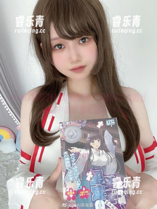 PAKI草莓酱 PAKI草莓酱的写真瞬间:凝固在JK黑丝壁纸中的青春记忆.txt