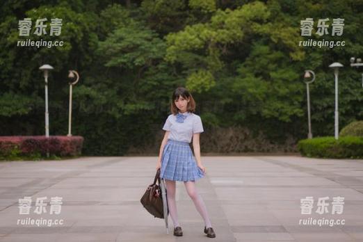 免费体验PoppaChan创作的网袜图册，探索时尚与艺术的完美结合！.txt