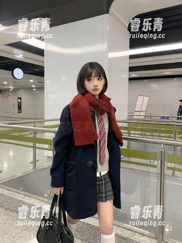 唯美时刻：Sia(시아)最新皮衣写真原图更新，潮流与艺术的完美交汇.txt