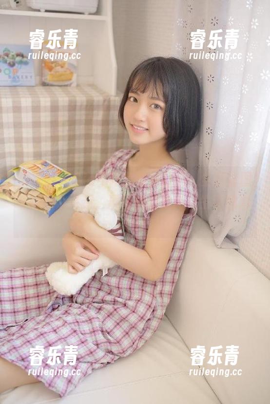 微密圈 - Sia不吃鱼倾情打造，全新套图《妹妹》更新，展现她的时尚与生动魅力.txt