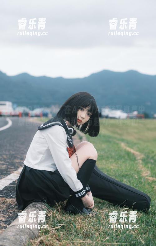 TGOD推女神-AZHUA TGOD推女神 - 在AZHUA套装写真集中,原图展现了她的甜美与魅力,让我们一起欣赏吧!.txt
