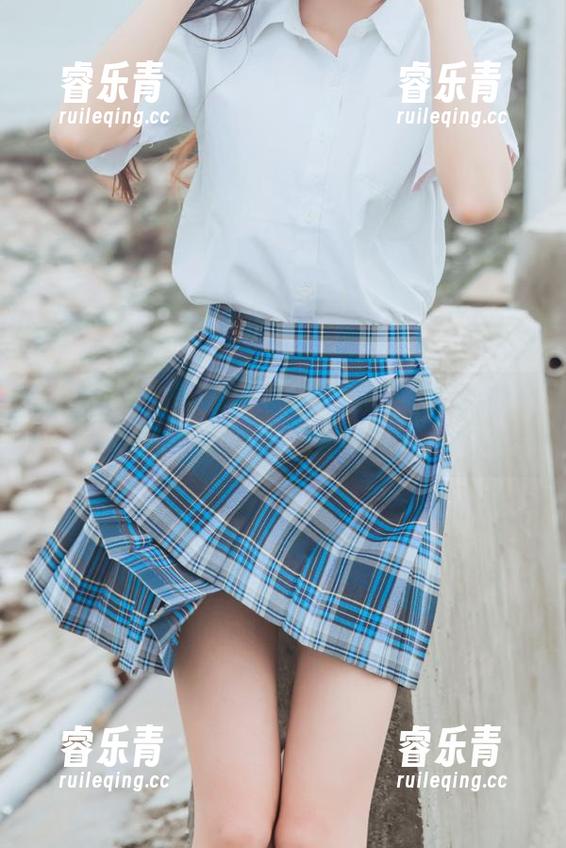 TGOD推女神 - 可蕊娜写真集最新更新：看美腿如何引发小尴尬！.txt