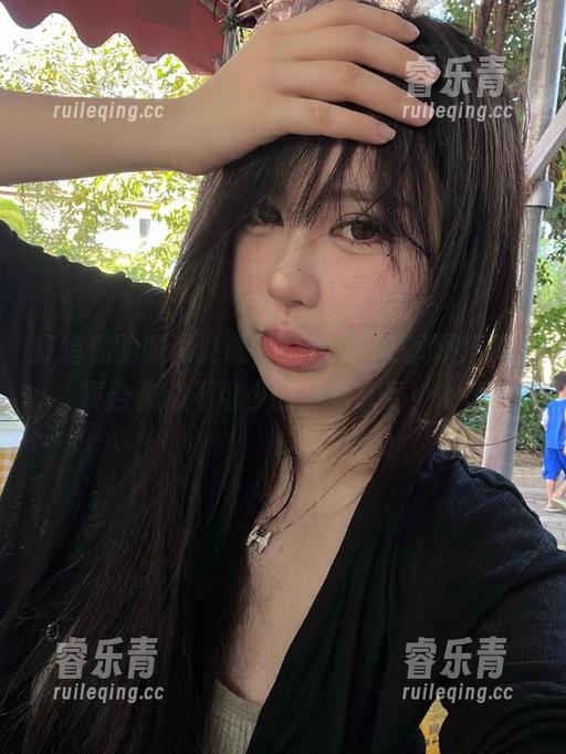 打造你的时尚灵感，Tina很妖孽呀美脚写真合集必不可少的视觉享受！.txt