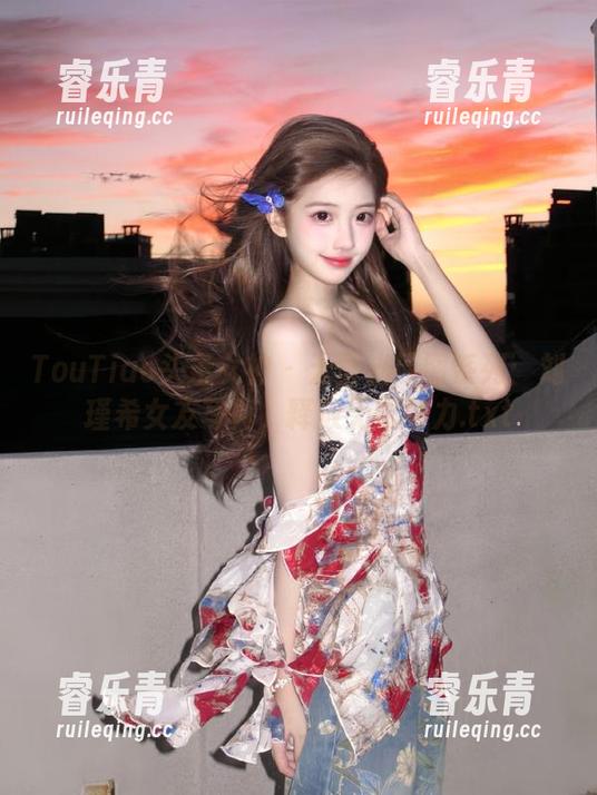 TouTiao头条女神 - 无圣光原图系列：刘瑾希女友写真，释放无限魅力.txt