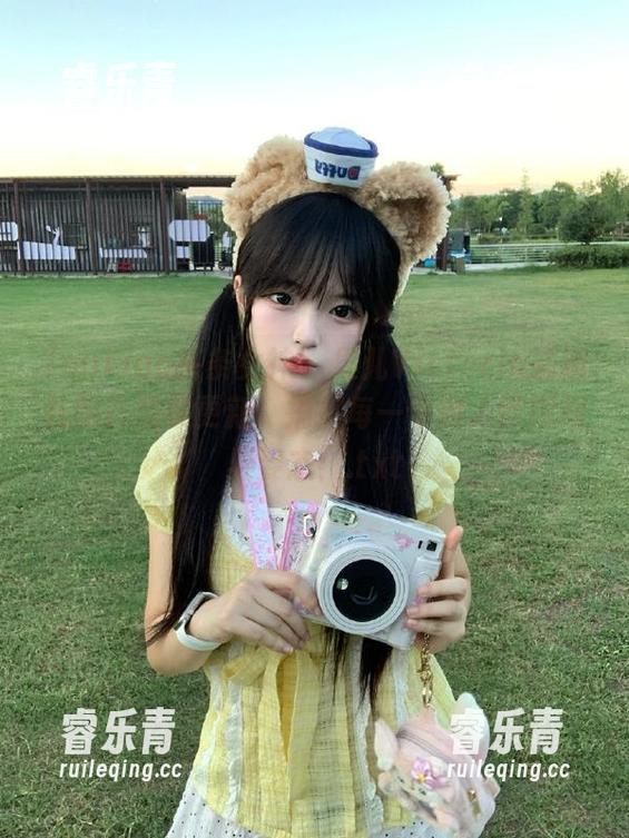 TouTiao头条女神-果儿Victoria TouTiao头条女神 - 果儿Victoria最新礼服作品集更新,捕捉每一个动人的瞬间与姿态!.txt