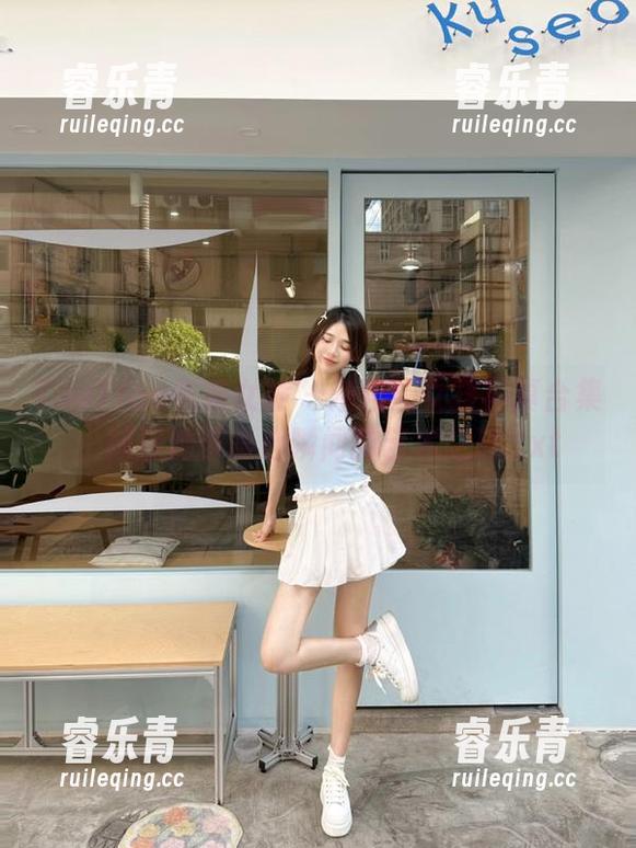 TouTiao头条女神 - 米粒儿女孩写真合集：捕捉她那暖心瞬间的艺术之旅.txt