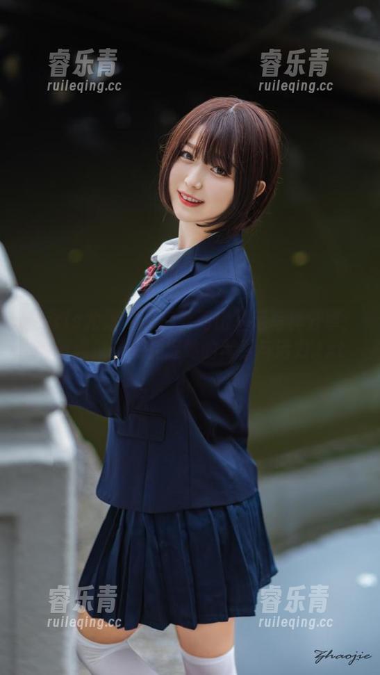 UGirls尤果网 - 何曼丽比基尼写真分享：如何通过摄影捕捉她的青春与活力.txt