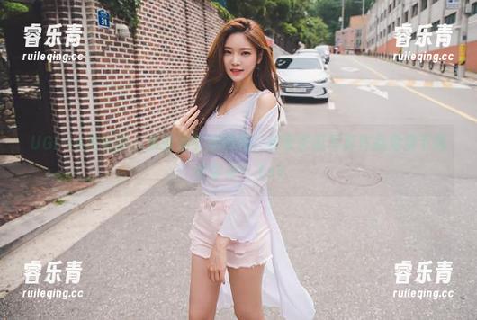 UGirls尤果网 - 享受季节的馈赠，佟蔓圣诞写真作品免费下载等你来！.txt