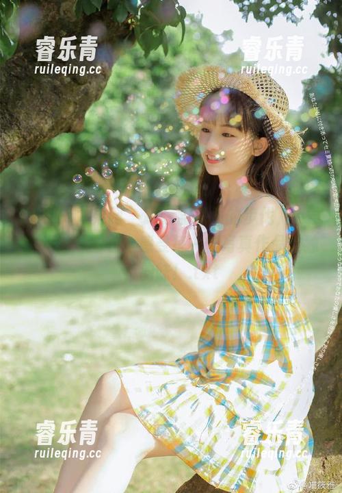 UGirls尤果网 - 跟随孟思雨的步伐，下载她的妹妹图包，感受每一幅写真作品的独特韵味！.txt