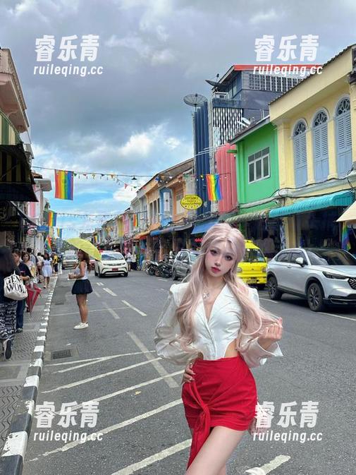 UGirls尤果网 - 护士张栩菲：透过镜头捕捉的动人瞬间与写真作品分享.txt