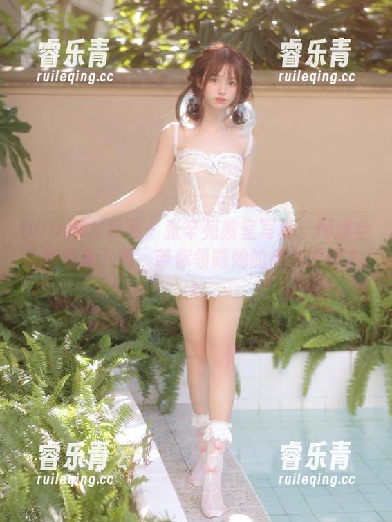 UGirls尤果网 - 张辛苑教室写真：网盘全系列免费下载，带你领略她的创作世界.txt