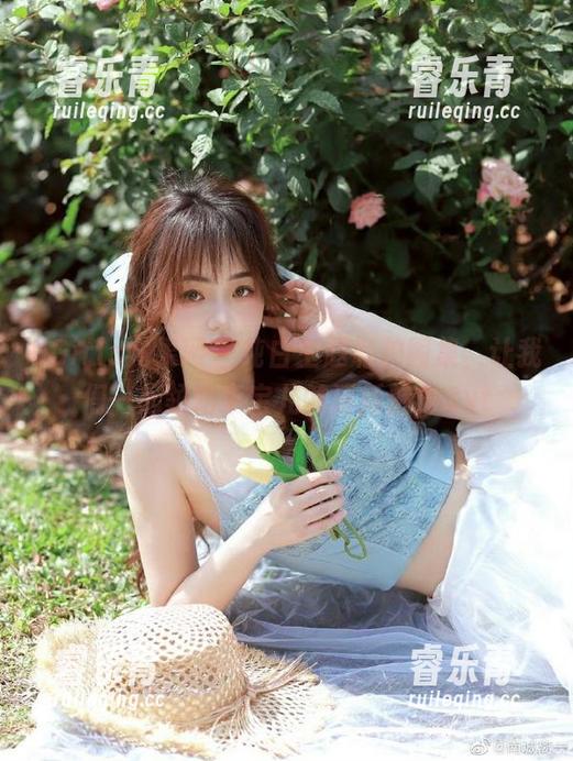 UGirls尤果网-李宝儿 UGirls尤果网 - 纯白主题私拍图集,让我们一起领略李宝儿的清新魅力.txt