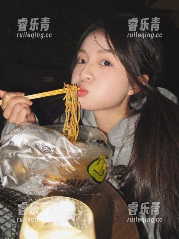 UGirls尤果网-杨漫妮 UGirls尤果网 - 暴风吸引力的杨漫妮,美腿作品图包新鲜出炉,点击不后悔!.txt