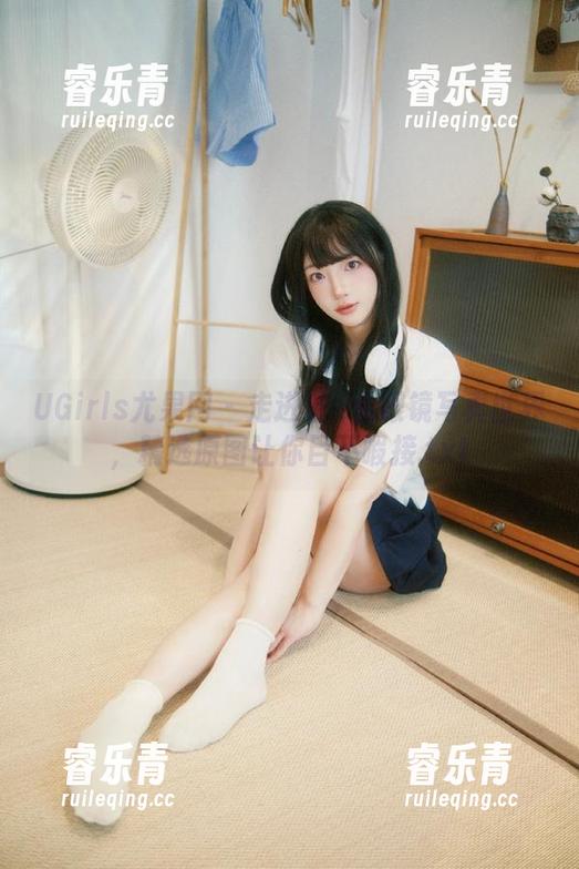 UGirls尤果网 - 走进温鈊怡眼镜写真世界，精选原图让你目不暇接.txt
