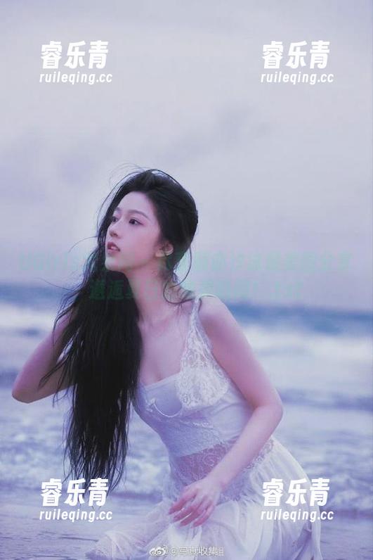 UGirls尤果网 - 尽享颜亦汐泳装美图分享，邂逅夏日的唯美瞬间！.txt