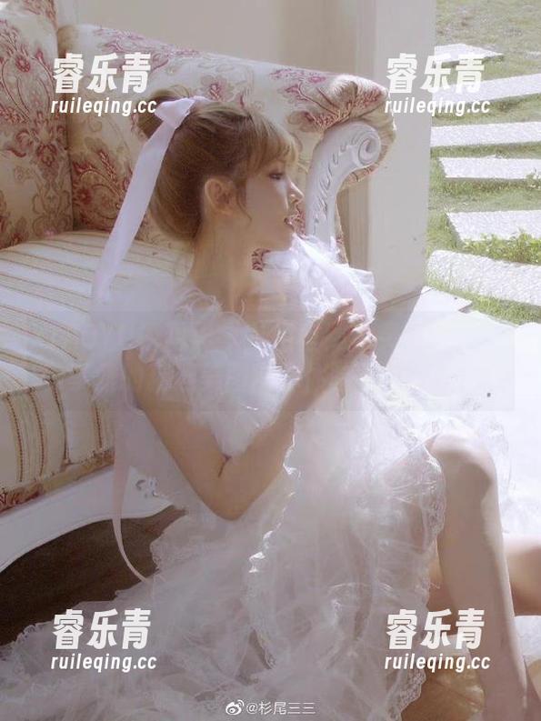XIAOYU语画界 - 从浴室到心灵深处：nova李雅的精选美图带你体验视觉盛宴.txt
