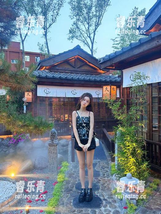 XIAOYU语画界 - 感受黄乐然全套蕾丝吊袜粉色西装的魅力，精彩图片记录.txt