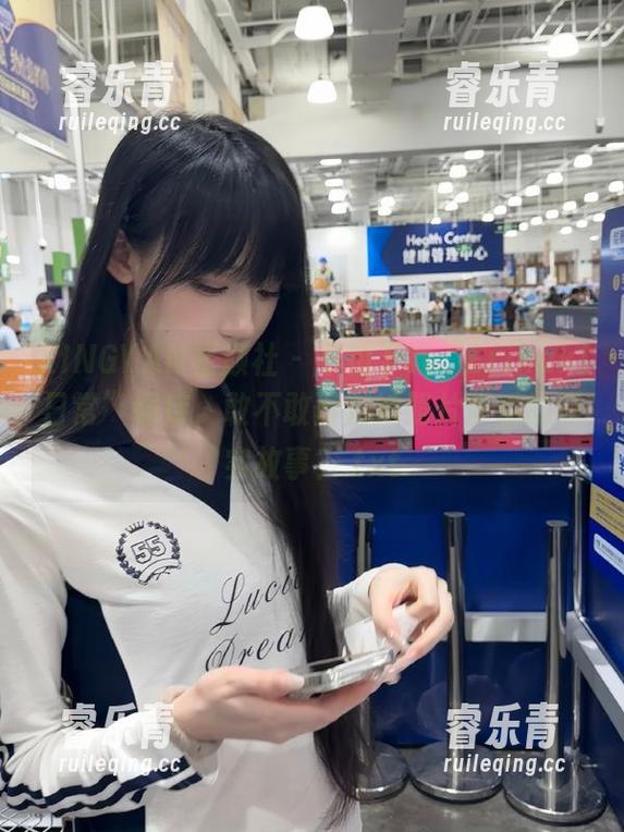 XINGYAN星颜社 - 不怕下载“Erikaki日常”图库，敢不敢面对她照片背后的真实故事？.txt