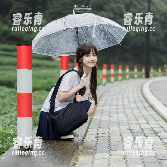 Xiuren秀人网 - Lovely璐璐短裤写真作品，点击下载带你进入轻松活泼的夏日世界！.txt