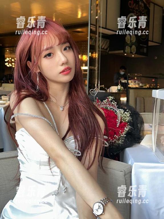 Xiuren秀人网-lucky咏丹 Xiuren秀人网 - 白裙轻舞,lucky咏丹种下的美好:精选套图让你领略她的无限魅力!.txt