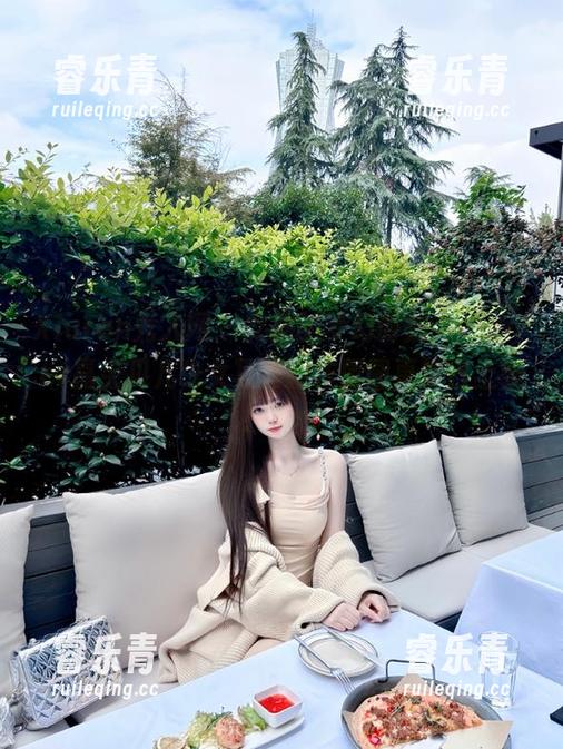 Xiuren秀人网 - 女孩的梦幻时刻，vetiver嘉宝贝儿少女写真新作原图更新已上线！.txt