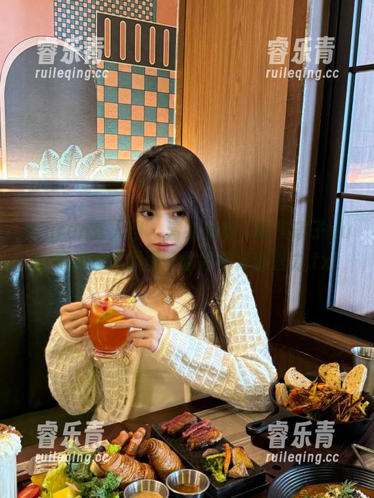 Xiuren秀人网 - 清纯如初，优琪琪子yuki写真作品原图带你领略青春魅力.txt
