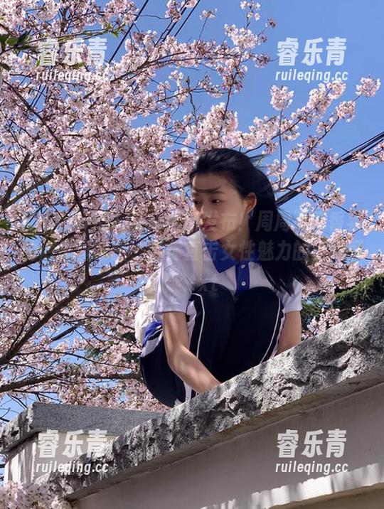 Xiuren秀人网 - 最新发布！周周不吃香菜的裤里丝套图，带你直击女性魅力的无限可能.txt