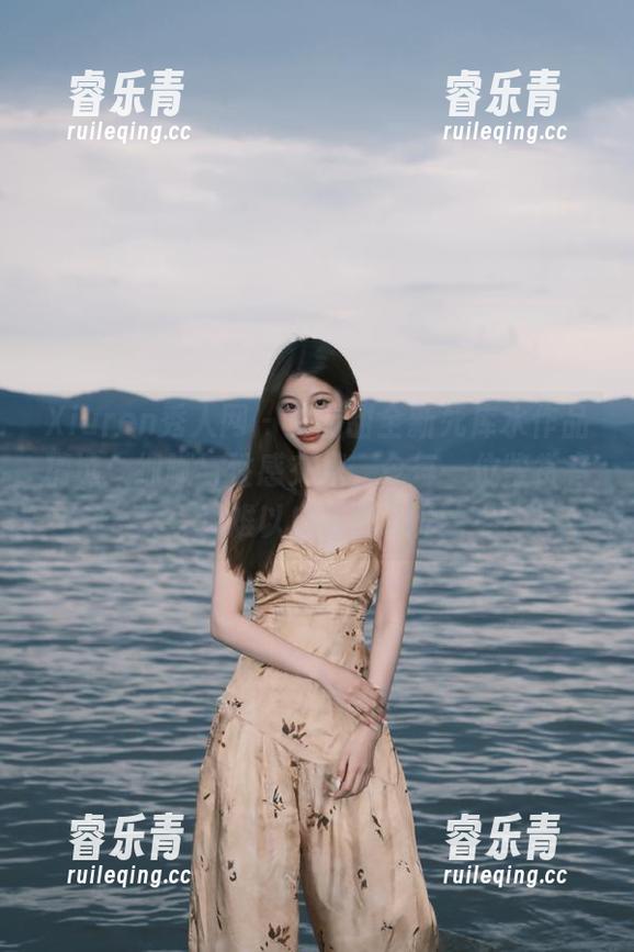 Xiuren秀人网 - 夏甜甜全新死库水作品精选：细腻与性感交织，令每一位鉴赏者都难以自拔！.txt