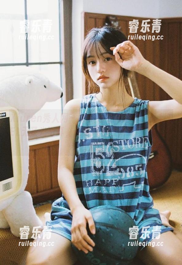 Xiuren秀人网 - 唯美连衣裙图包：外科TEL无圣光写真，感受每一寸精致与柔美！.txt