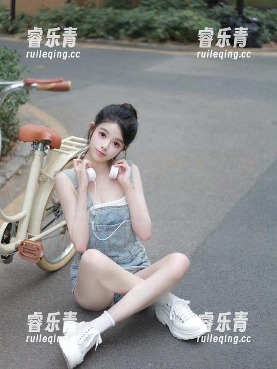 Xiuren秀人网 - 陷入长腿的魔力，看看大美媚京的高清写真，你还会爱上什么？.txt