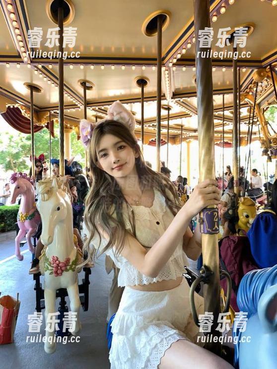 Xiuren秀人网 - 小橘子orange的修女写真魅力无穷，原图和照片记录下那份独特的优雅.txt