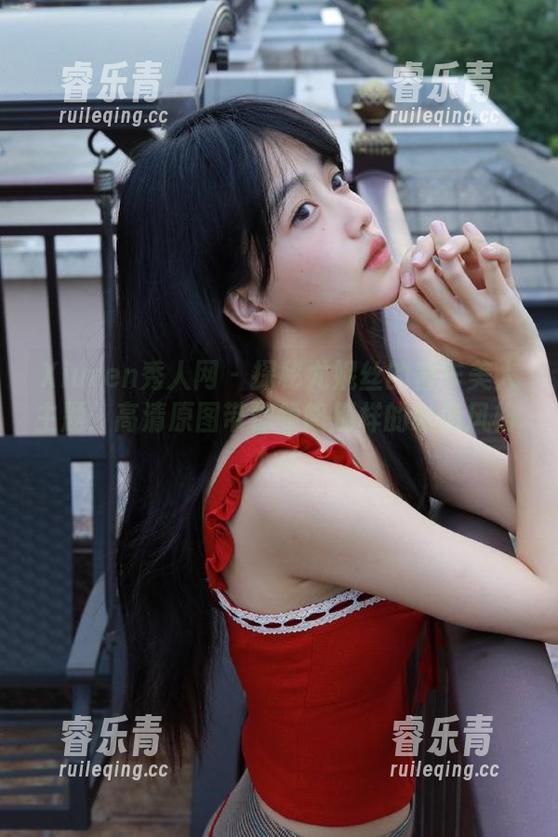 Xiuren秀人网 - 探秘尤妮丝的香车美人主题：高清原图带你领略别样的时尚风格.txt