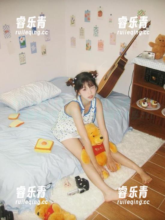 Xiuren秀人网-文静儿 Xiuren秀人网 - 优雅与性感交织:文静儿短裙私房作品的独到视角与艺术感.txt
