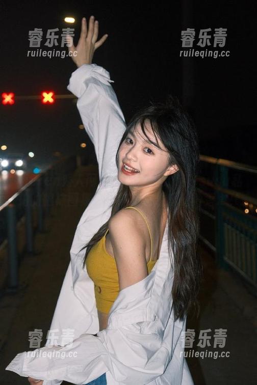Xiuren秀人网 - 细腻之美：晚苏susu私拍的棉袜图集，带你走进温暖的角落.txt